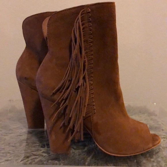 Boots - Picture 5 of 6